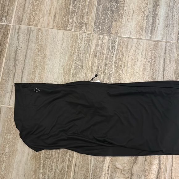 NWT Beyond Yoga Black Pocket Infinity Scarf - Picture 4 of 7